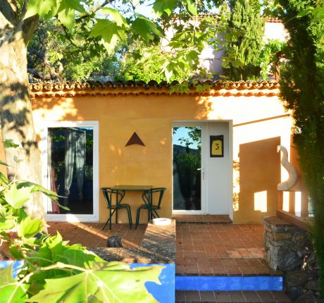 Zona exterior, terraço da casa com vista para a serra de São Mamede