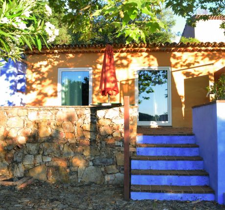 Zona exterior, terraço com vista para a serra de são mamede