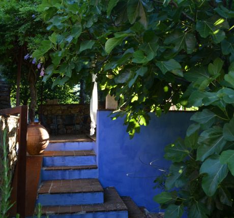 Escadas para terraço junto à Casa