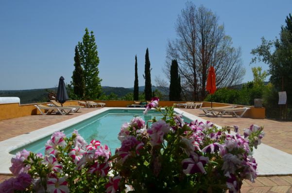 Piscina e zonas de água